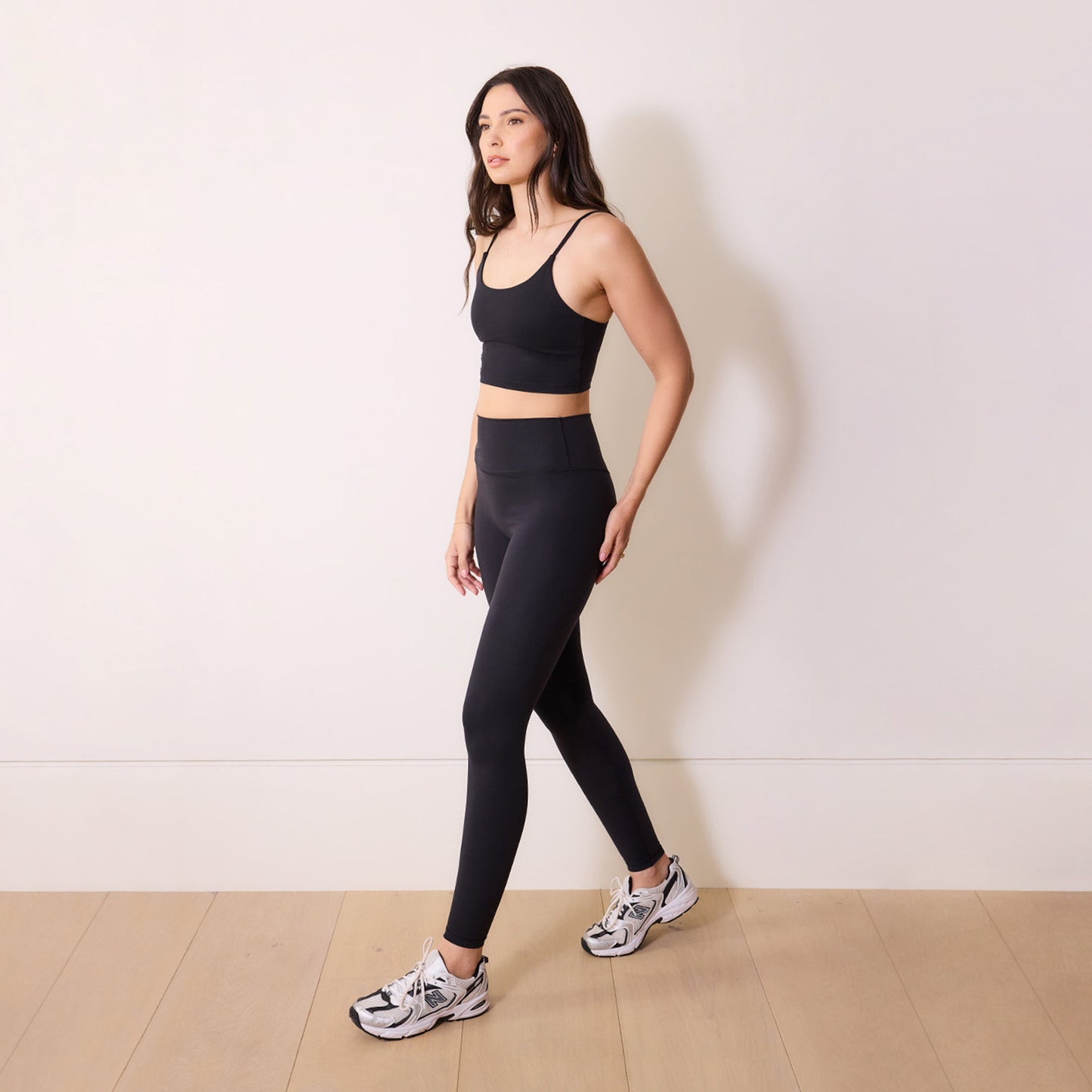 24/7 Revitalise Sports Bra - Midnight Black