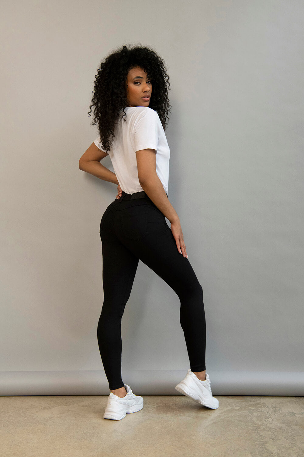 Ultimate Ankle Grazer Jeggings - Black