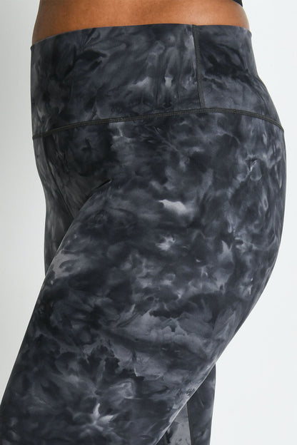 Curve Revitalise 7/8 High Waisted Leggings - Black Tie Dye