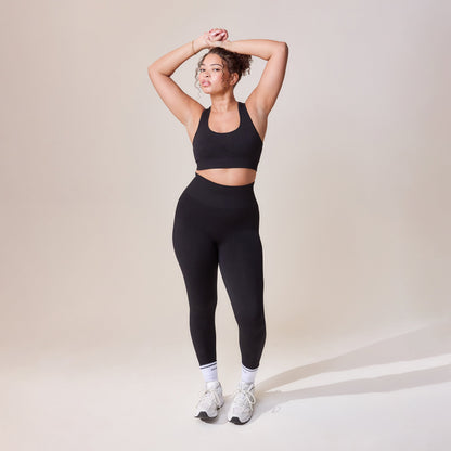 Curve Sculpt Seamless Sports Bra - Black