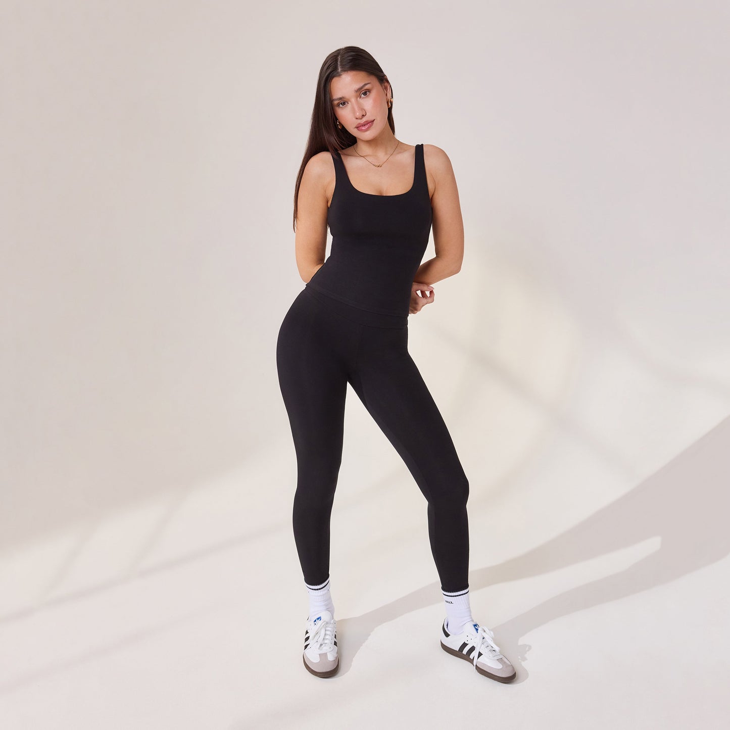 Curve Lightweight Everyday Tank Top - Black